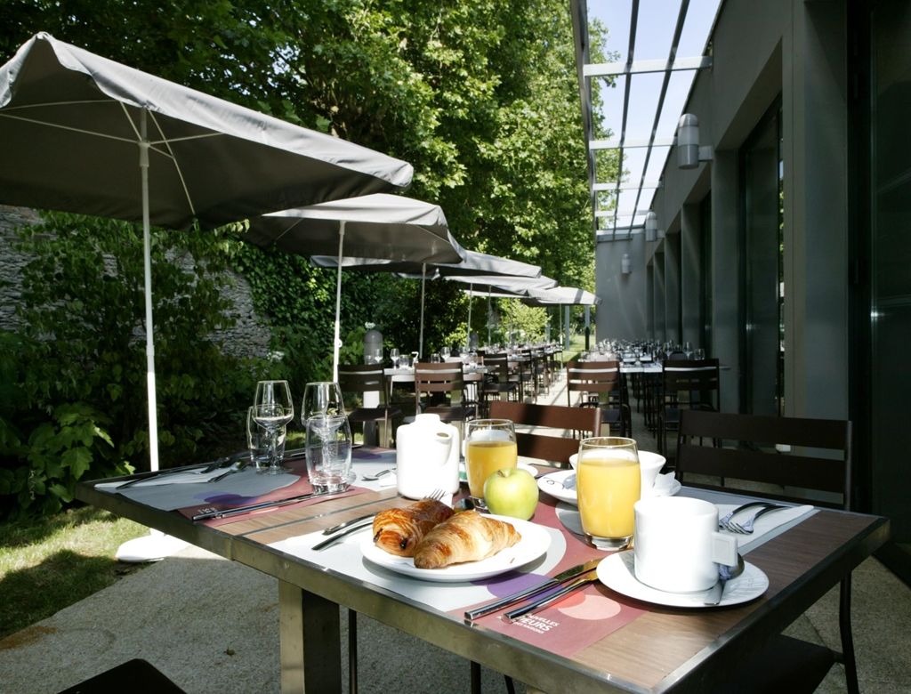 Campanile Nantes Centre - Saint Jacques Hotel Exterior photo